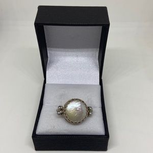 Beautifully hand crafted .925 silver and pearls ring. Approx. size 9